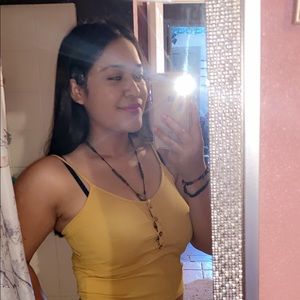 Meet your Posher, Yessica